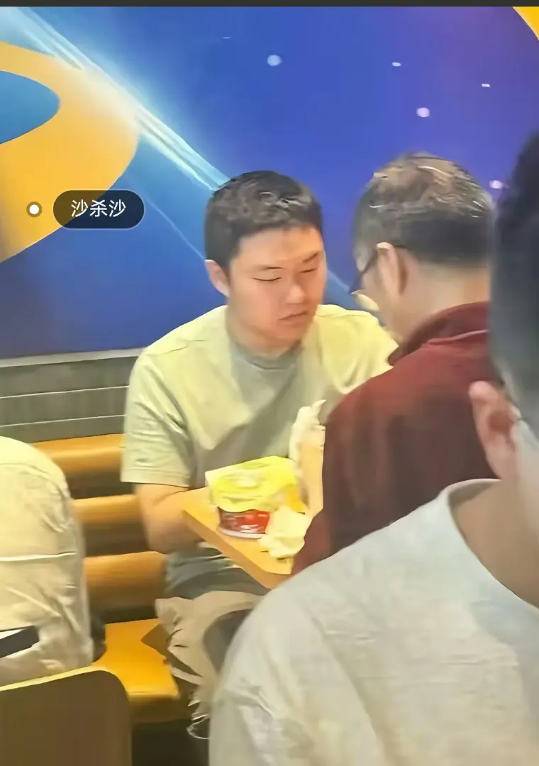 上海第二工业大学沙哥事件相关内容《高清合集》-沙哥砸门视频完整版及本人最新回应-老师请吃汉堡哥视频与事件后续全记录